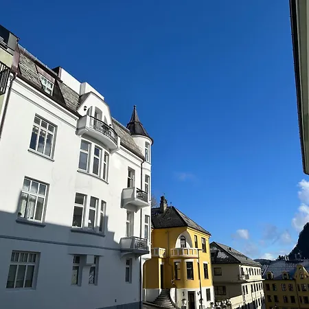 Stylish Big Jugend Art Nouveau With Balcony Heart Of Leilighet *
