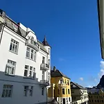 Stylish Big Jugend Art Nouveau With Balcony Heart Of Apartment *